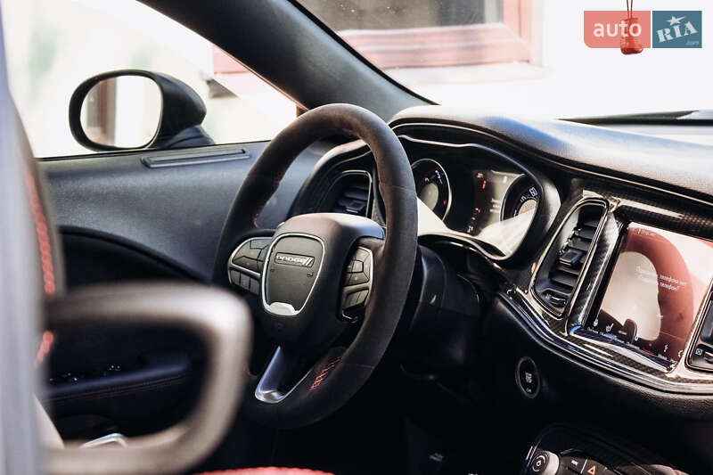 Купе Dodge Challenger 2018 в Дніпрі фото 23 Купе Dodge Challenger 2018 в Дніпрі