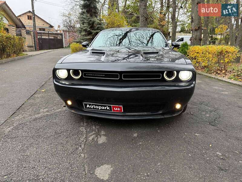 Купе Dodge Challenger 2018 в Києві