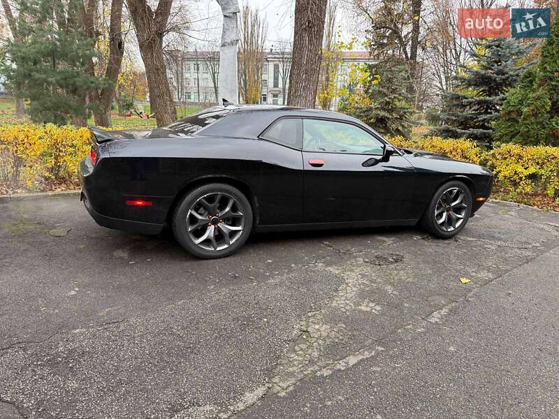 Купе Dodge Challenger 2018 в Києві