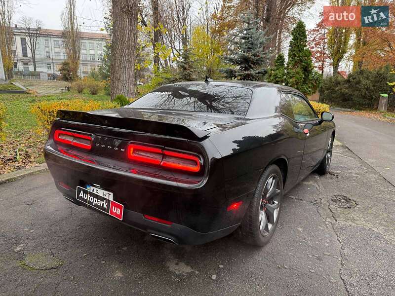 Купе Dodge Challenger 2018 в Києві