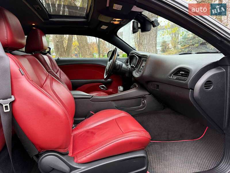 Купе Dodge Challenger 2018 в Києві