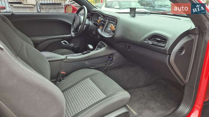 Купе Dodge Challenger 2015 в Запоріжжі