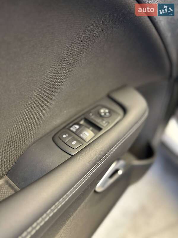 Купе Dodge Challenger 2016 в Чернівцях фото 19 Купе Dodge Challenger 2016 в Чернівцях