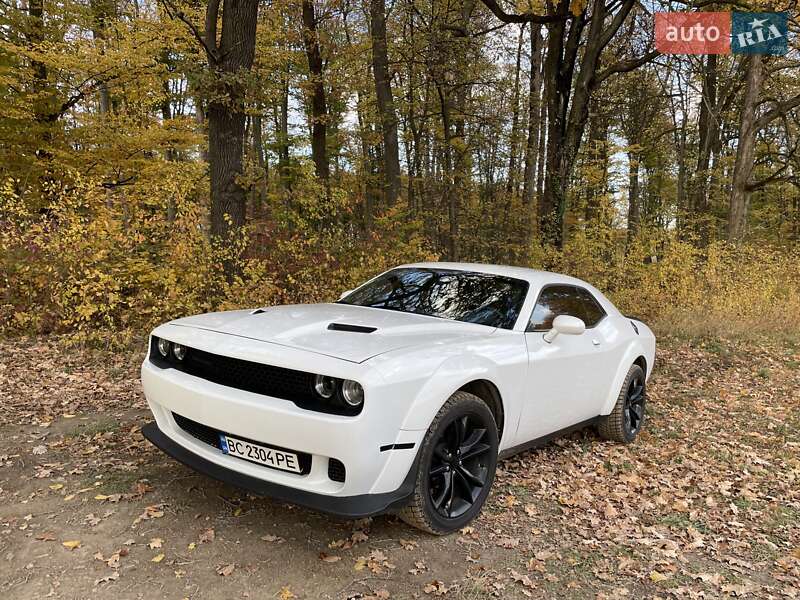 Купе Dodge Challenger 2016 в Чернівцях фото 13 Купе Dodge Challenger 2016 в Чернівцях
