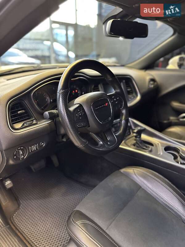 Купе Dodge Challenger 2016 в Чернівцях фото 23 Купе Dodge Challenger 2016 в Чернівцях