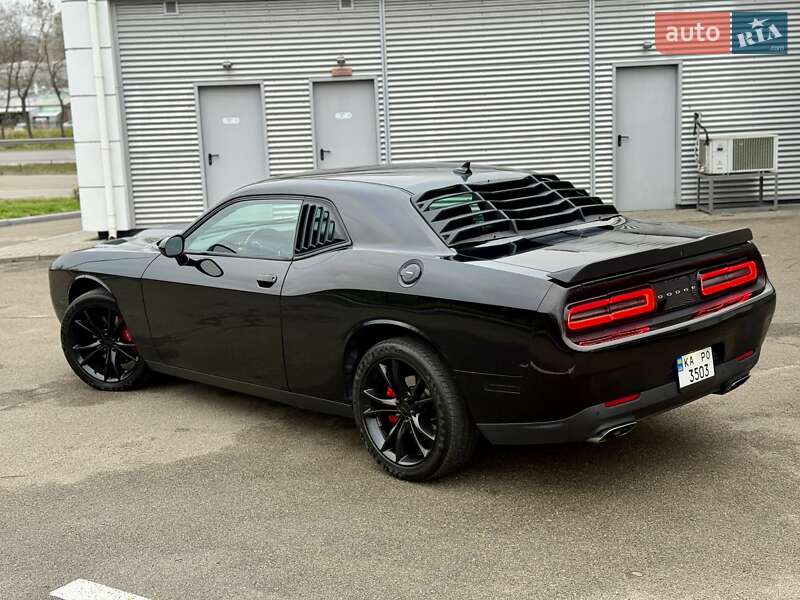 Купе Dodge Challenger 2016 в Киеве