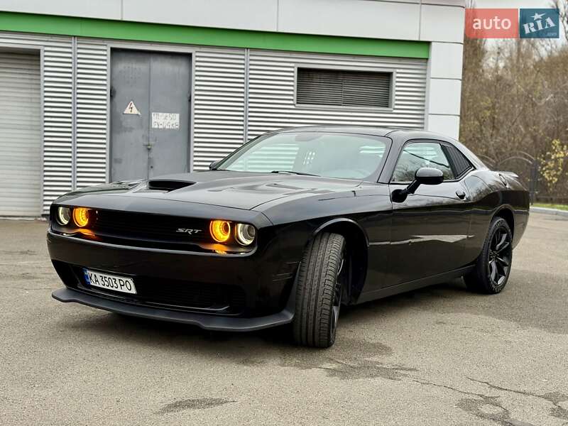 Купе Dodge Challenger 2016 в Киеве