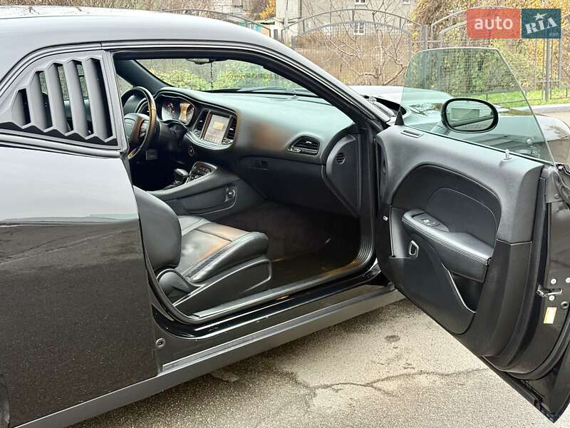 Купе Dodge Challenger 2016 в Киеве