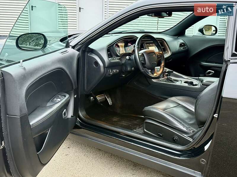 Купе Dodge Challenger 2016 в Киеве