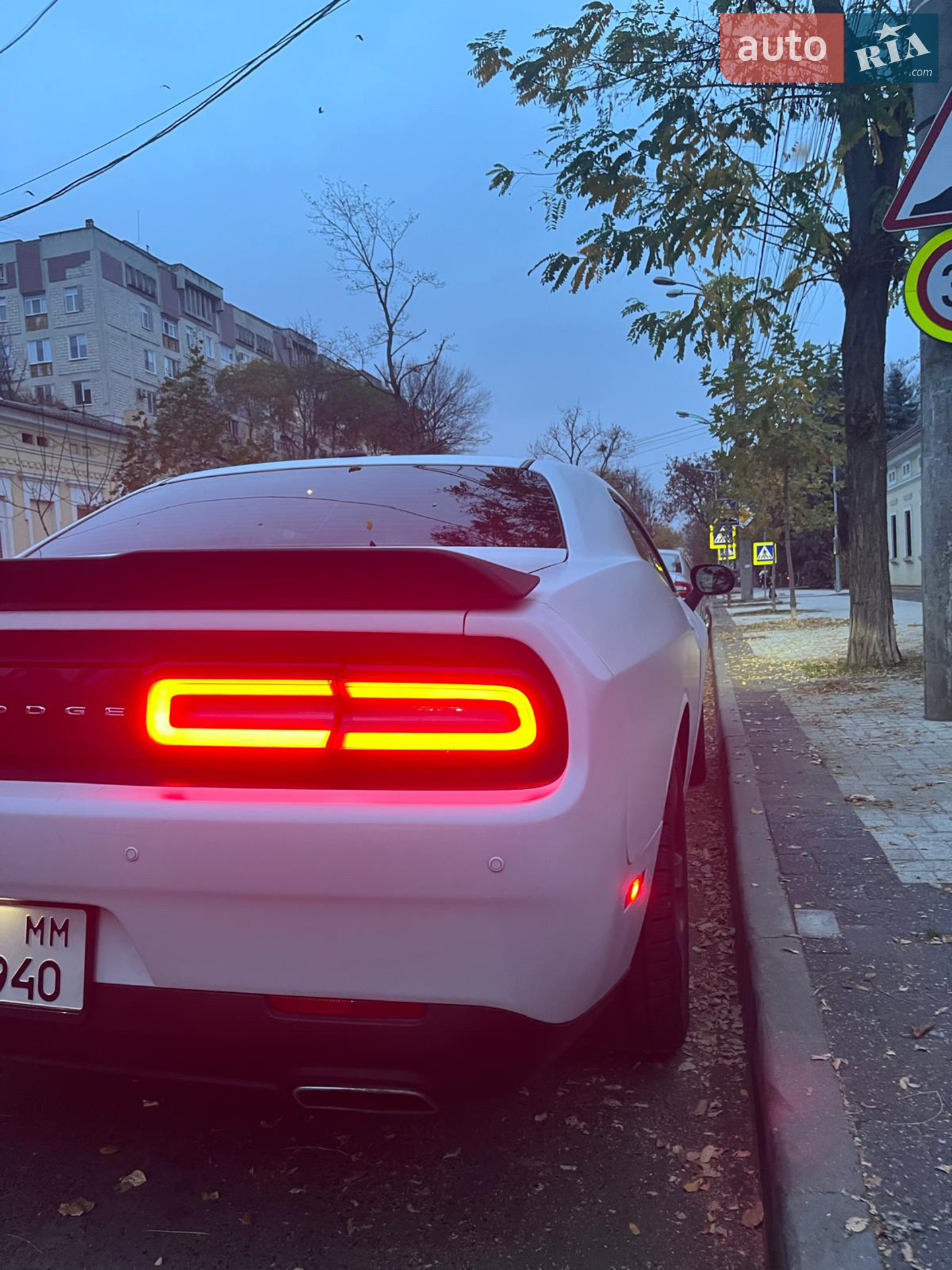 2016 Dodge Challenger - фото 1