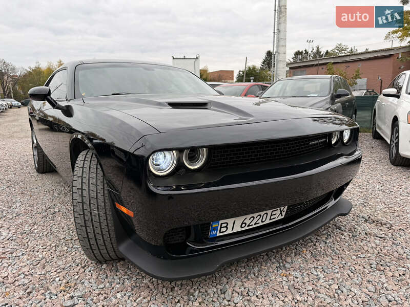 Купе Dodge Challenger 2016 в Полтаве