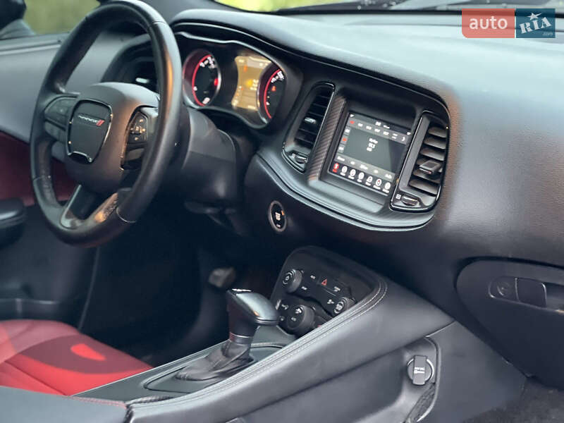 Купе Dodge Challenger 2017 в Львове