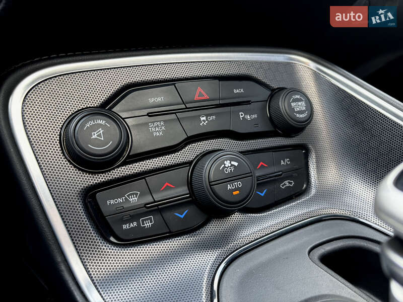 Купе Dodge Challenger 2016 в Киеве