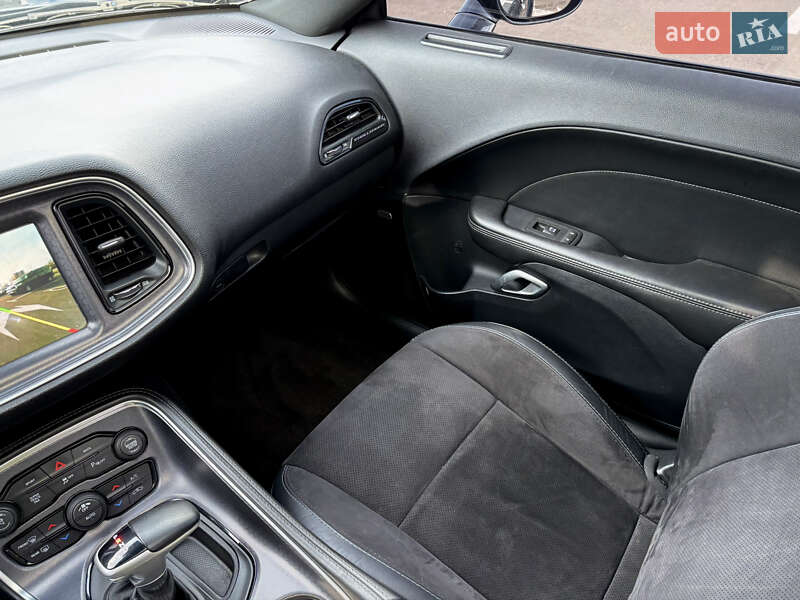 Купе Dodge Challenger 2016 в Киеве