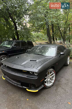 Купе Dodge Challenger 2016 в Киеве