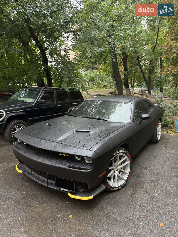 Купе Dodge Challenger 2016 в Киеве