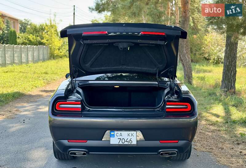 Купе Dodge Challenger 2017 в Киеве