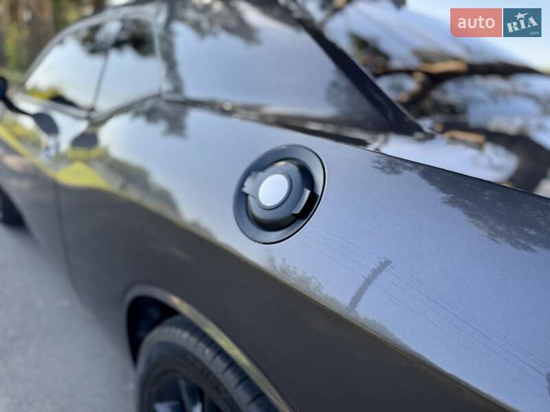 Купе Dodge Challenger 2017 в Киеве