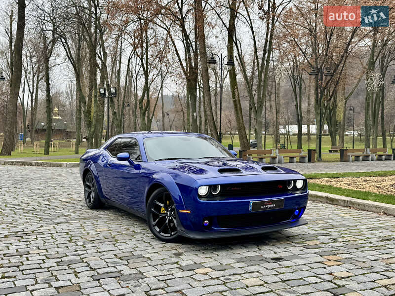 Купе Dodge Challenger 2020 в Киеве