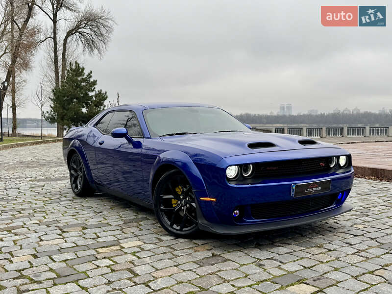 Купе Dodge Challenger 2020 в Киеве