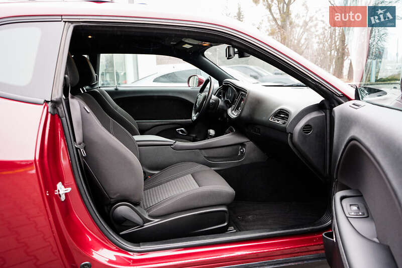 Купе Dodge Challenger 2019 в Житомире