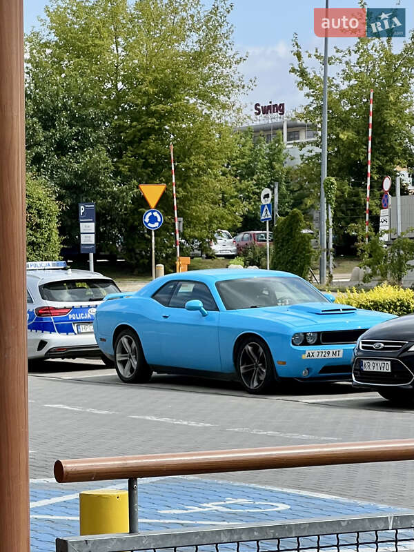 Купе Dodge Challenger 2012 в Львове