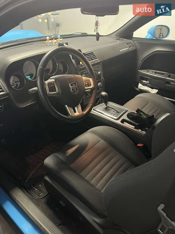 Купе Dodge Challenger 2012 в Львове