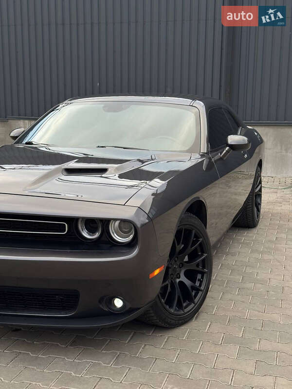 Купе Dodge Challenger 2022 в Вознесенске