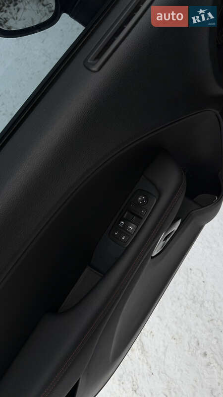 Купе Dodge Challenger 2015 в Виннице