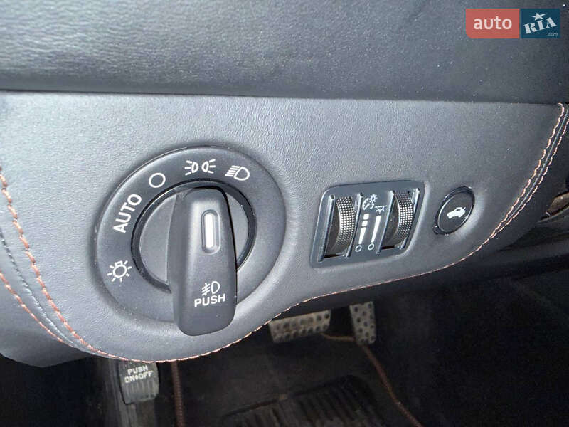 Купе Dodge Challenger 2016 в Киеве фото 15 Купе Dodge Challenger 2016 в Киеве