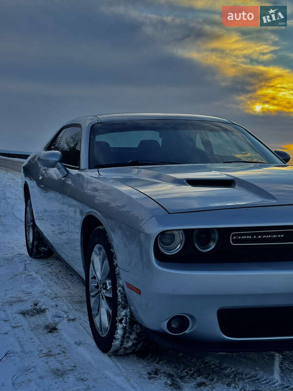 Купе Dodge Challenger 2021 в Киеве