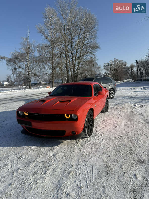 Купе Dodge Challenger 2016 в Киеве фото Купе Dodge Challenger 2016 в Киеве