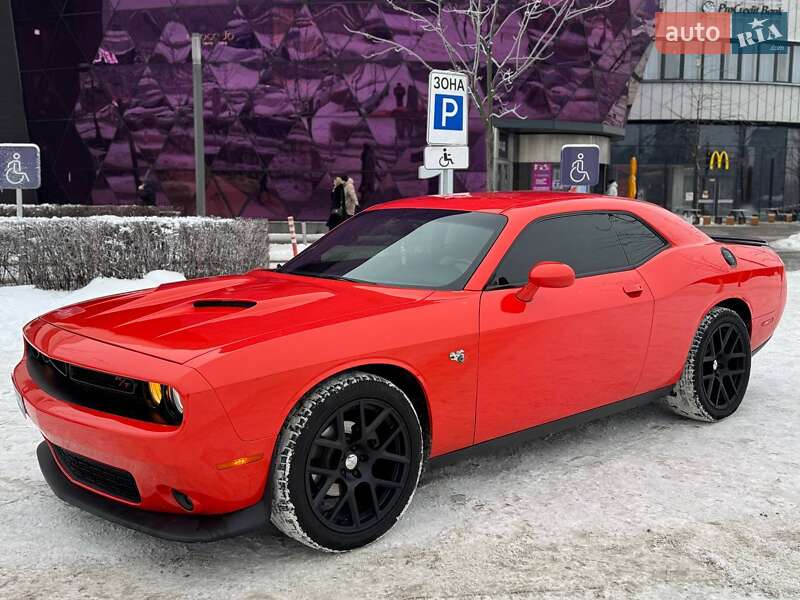 Купе Dodge Challenger 2016 в Киеве фото 4 Купе Dodge Challenger 2016 в Киеве