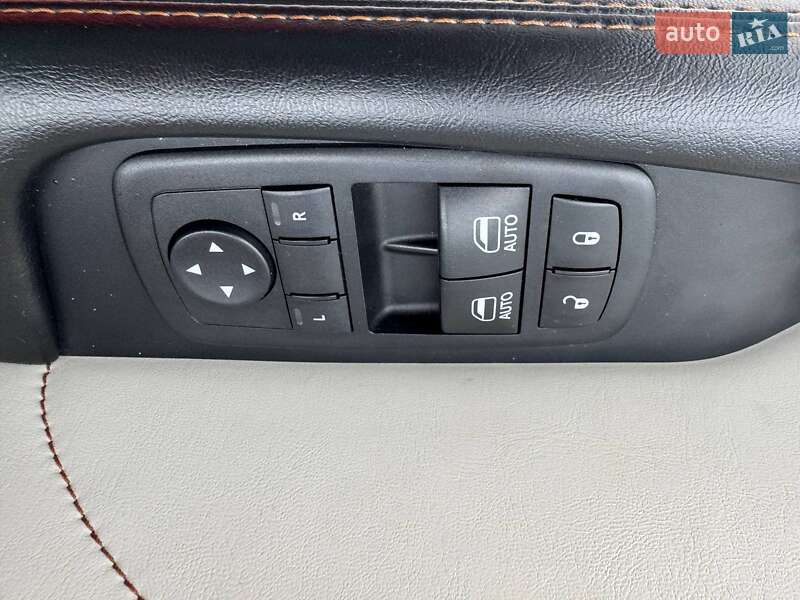 Купе Dodge Challenger 2016 в Киеве фото 14 Купе Dodge Challenger 2016 в Киеве