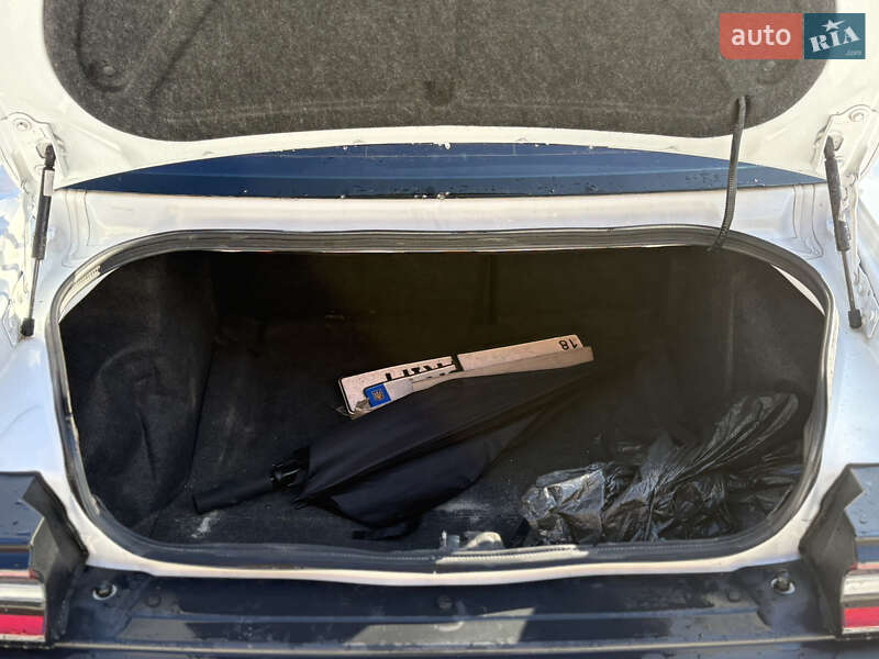 Купе Dodge Challenger 2016 в Рівному