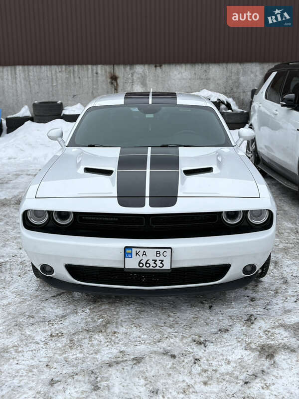 Купе Dodge Challenger 2016 в Рівному