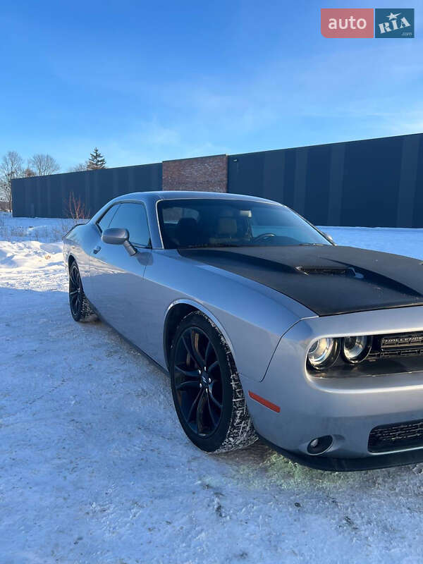 Купе Dodge Challenger 2017 в Хмельницком