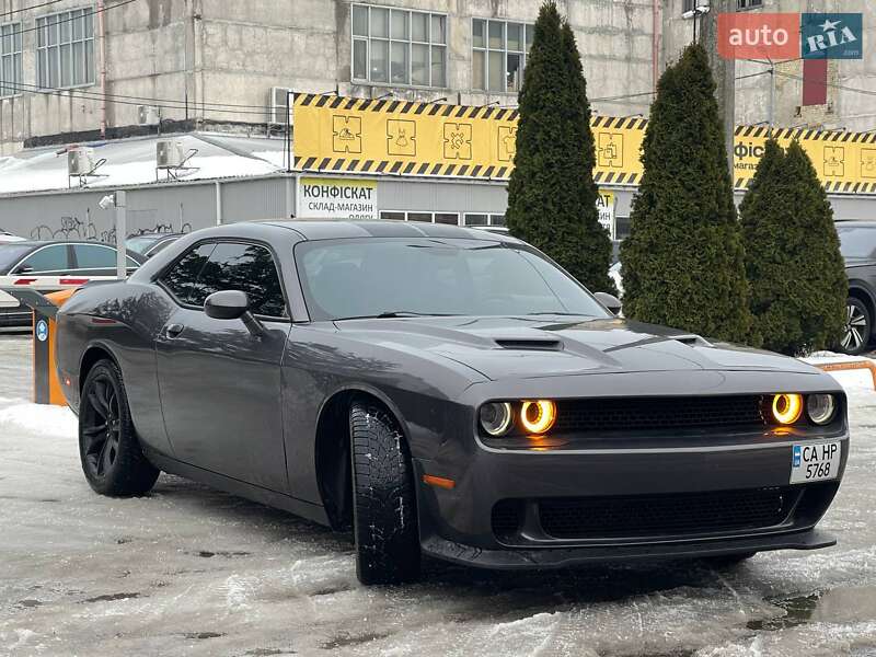 Купе Dodge Challenger 2016 в Киеве