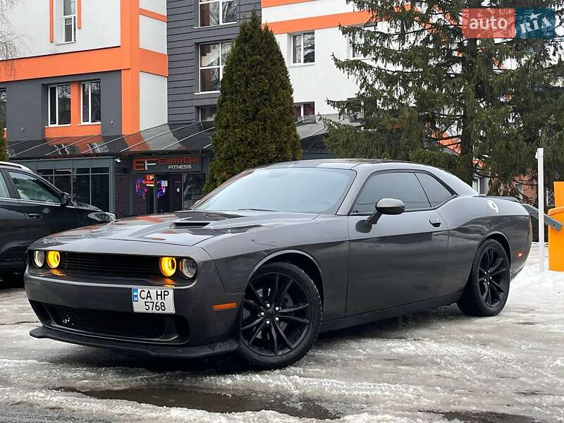 Купе Dodge Challenger 2016 в Киеве