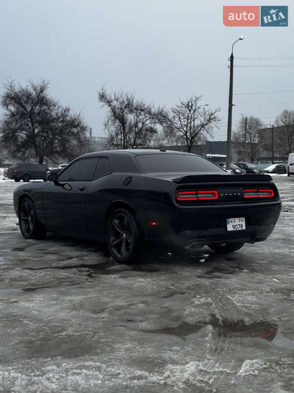 Купе Dodge Challenger 2015 в Києві фото 9 Купе Dodge Challenger 2015 в Києві