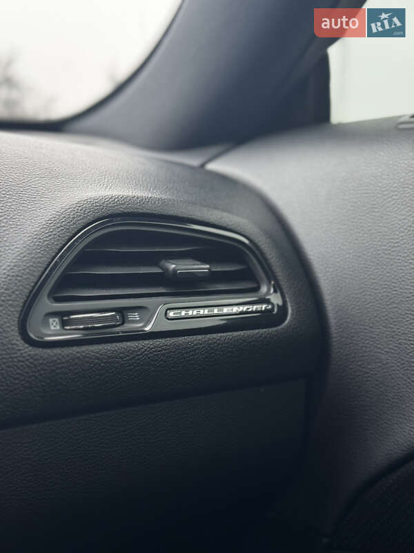 Купе Dodge Challenger 2015 в Києві фото 20 Купе Dodge Challenger 2015 в Києві