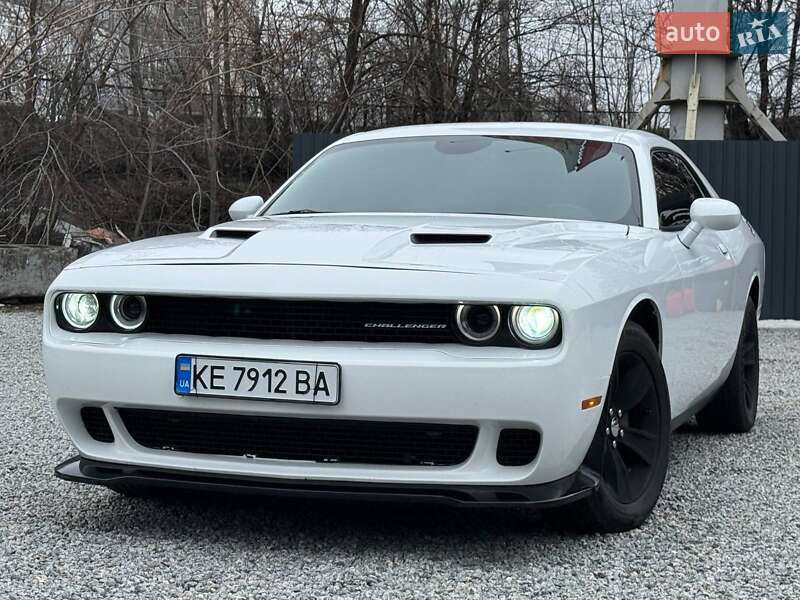 Купе Dodge Challenger 2018 в Дніпрі
