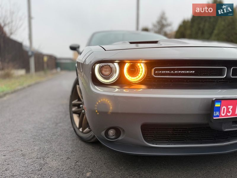 Купе Dodge Challenger 2017 в Киеве