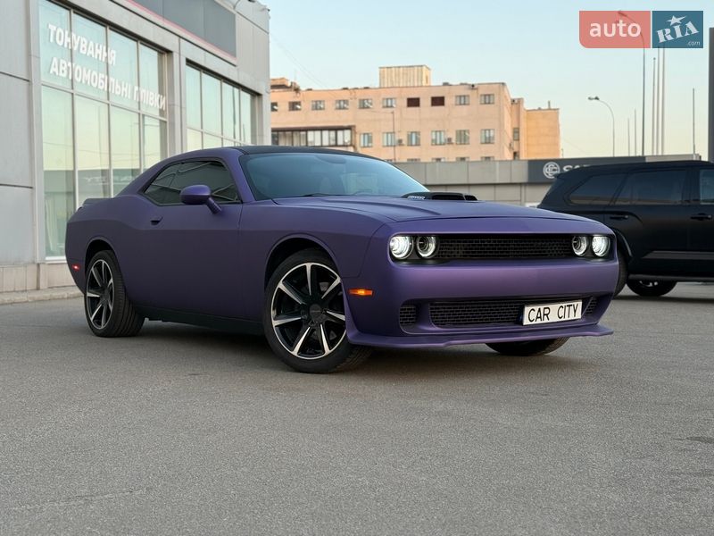 Купе Dodge Challenger 2017 в Киеве фото 8 Купе Dodge Challenger 2017 в Киеве