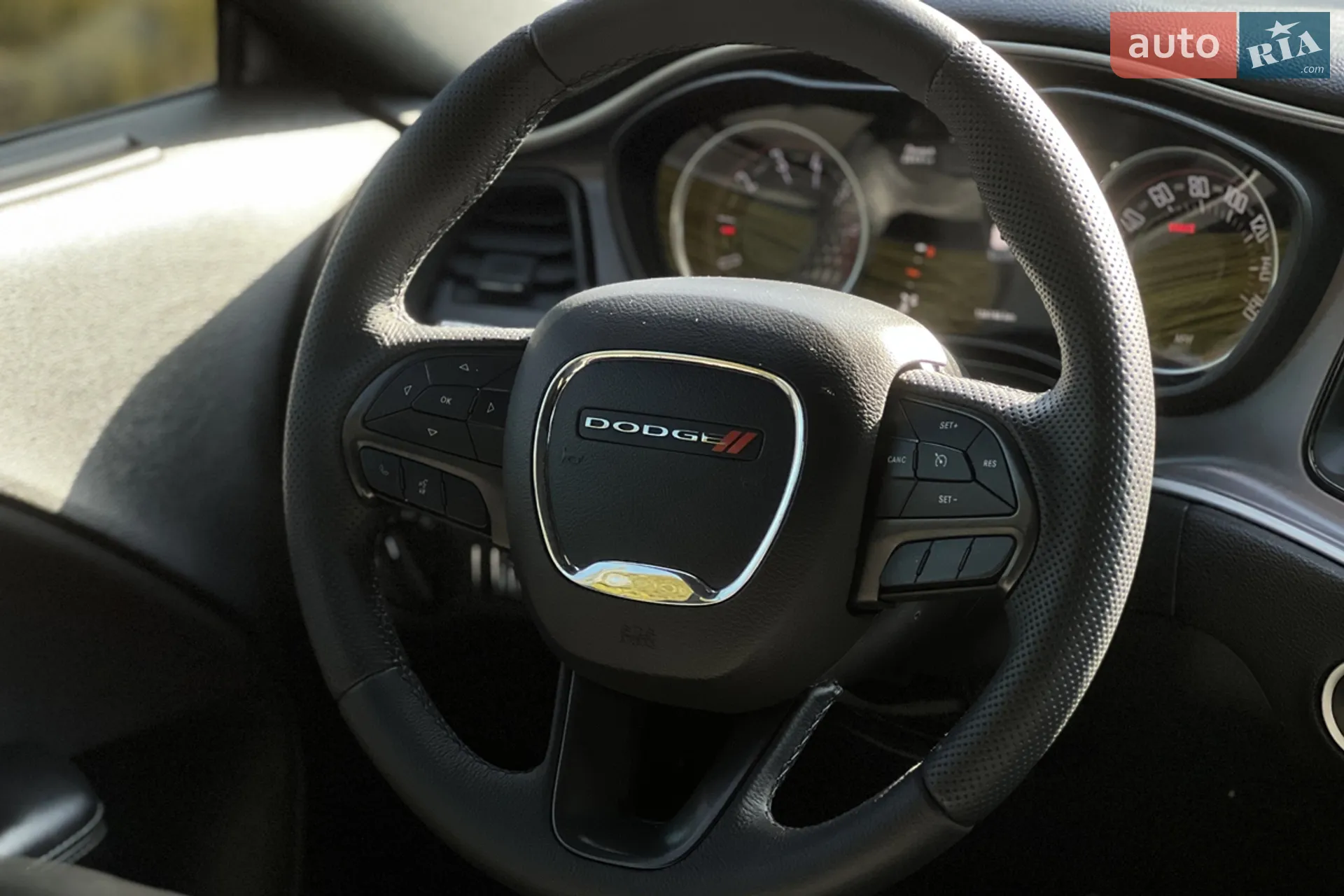 2018 Dodge Challenger - мініатюра 21