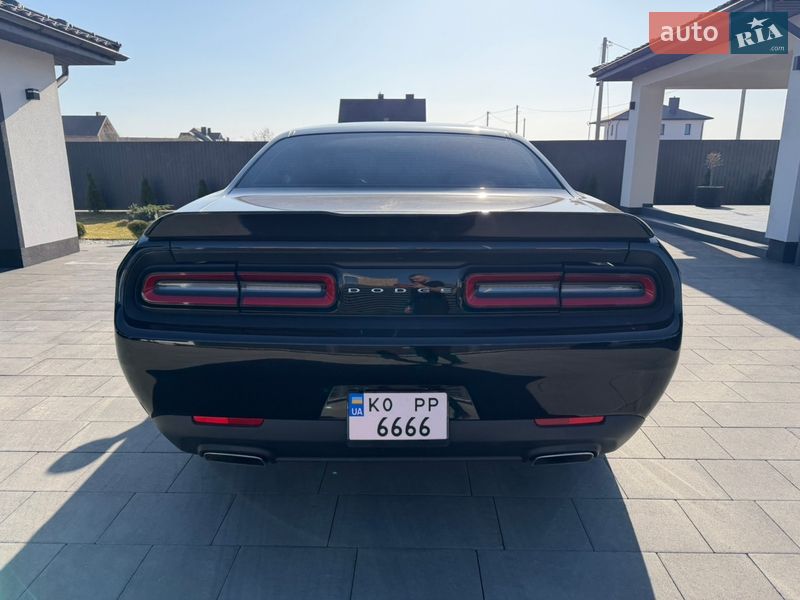 Купе Dodge Challenger 2017 в Ивано-Франковске