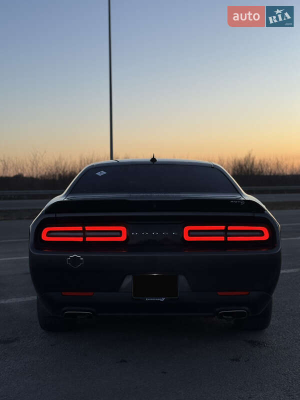 Купе Dodge Challenger 2017 в Киеве