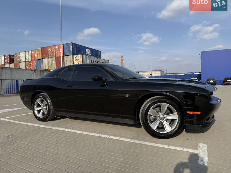 Купе Dodge Challenger 2019 в Тернополі