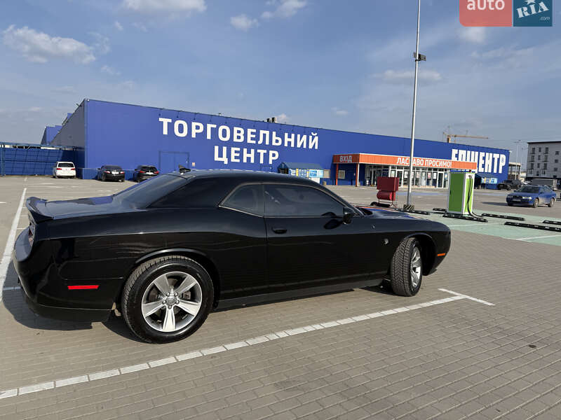 Купе Dodge Challenger 2019 в Тернополі