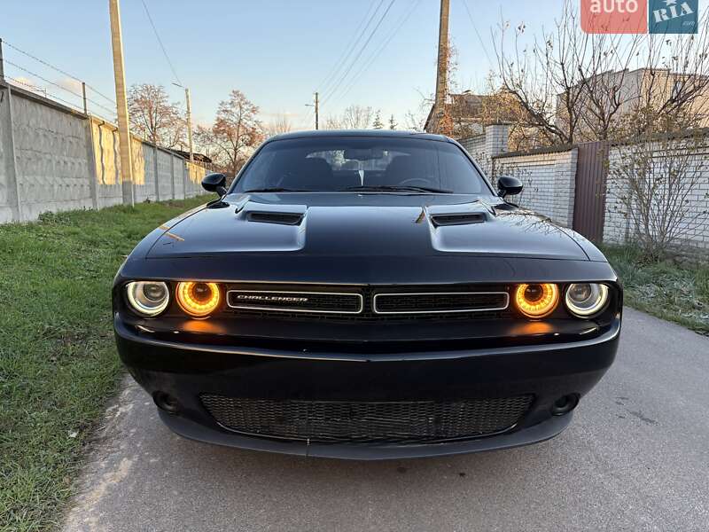 Купе Dodge Challenger 2017 в Киеве